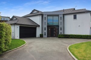 Executive Furnished Home in Prestigious Chateau Drive